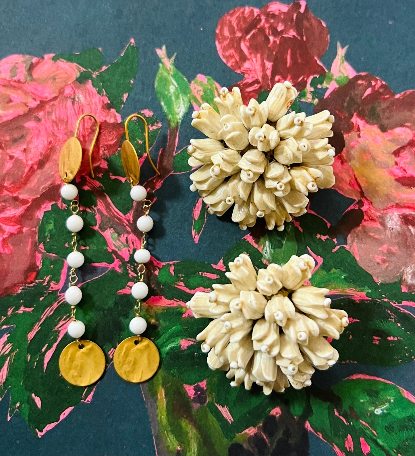 orecchini vintage con boccioli di fiori bianco panna