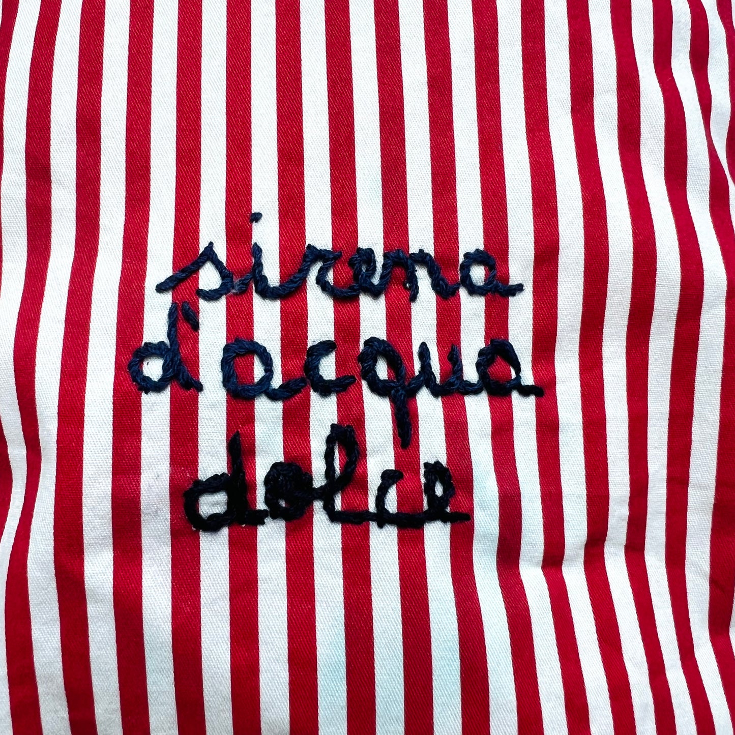 bustina VOLANTS VOLANT a righe rosse " sirena d'acqua dolce" ricamata a mano