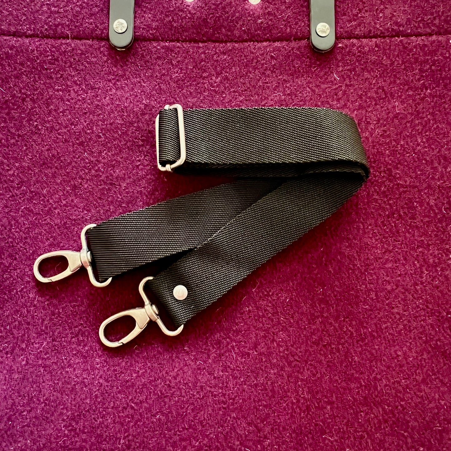 Borsa a mano SUD in lana bordeaux con tracolla staccabile
