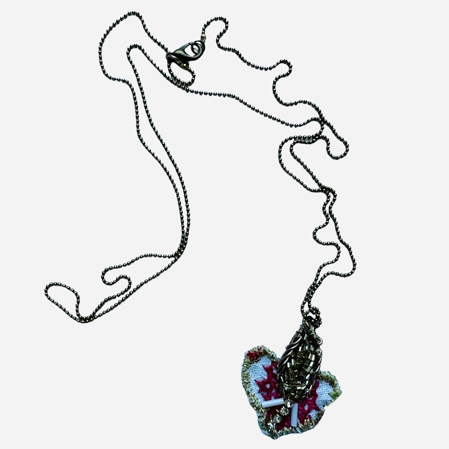 collana lunga PUELLA "cuore petit "con ciondolo ricamato a mano rosa e oro