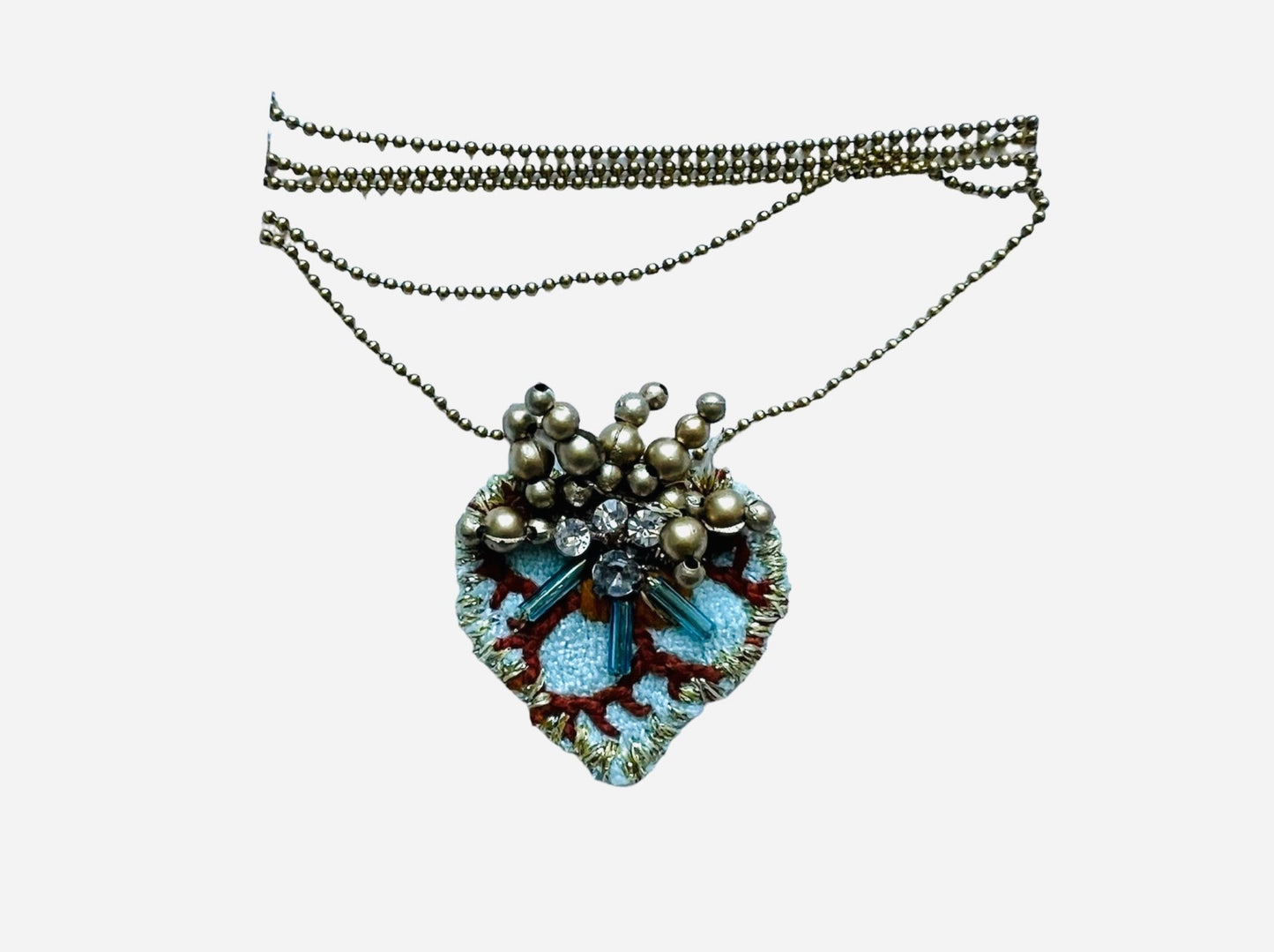collana lunga PUELLA "cuore petit "con ciondolo ricamato a mano bruciato e oro opaco