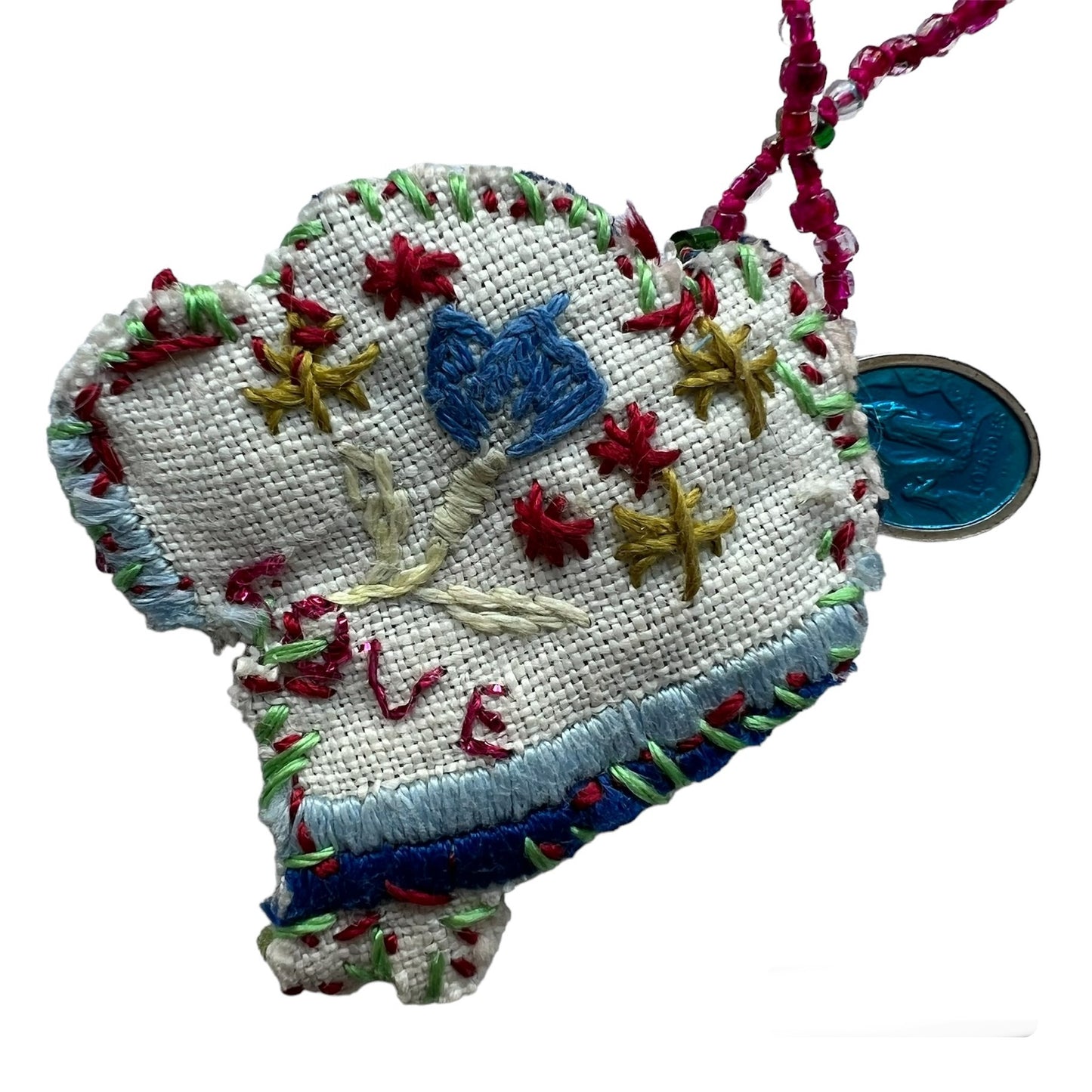 collana FATA & BIBI in perline antiche, con ciondolo fiore azzurro ricamato vintage e medaglietta d'epoca