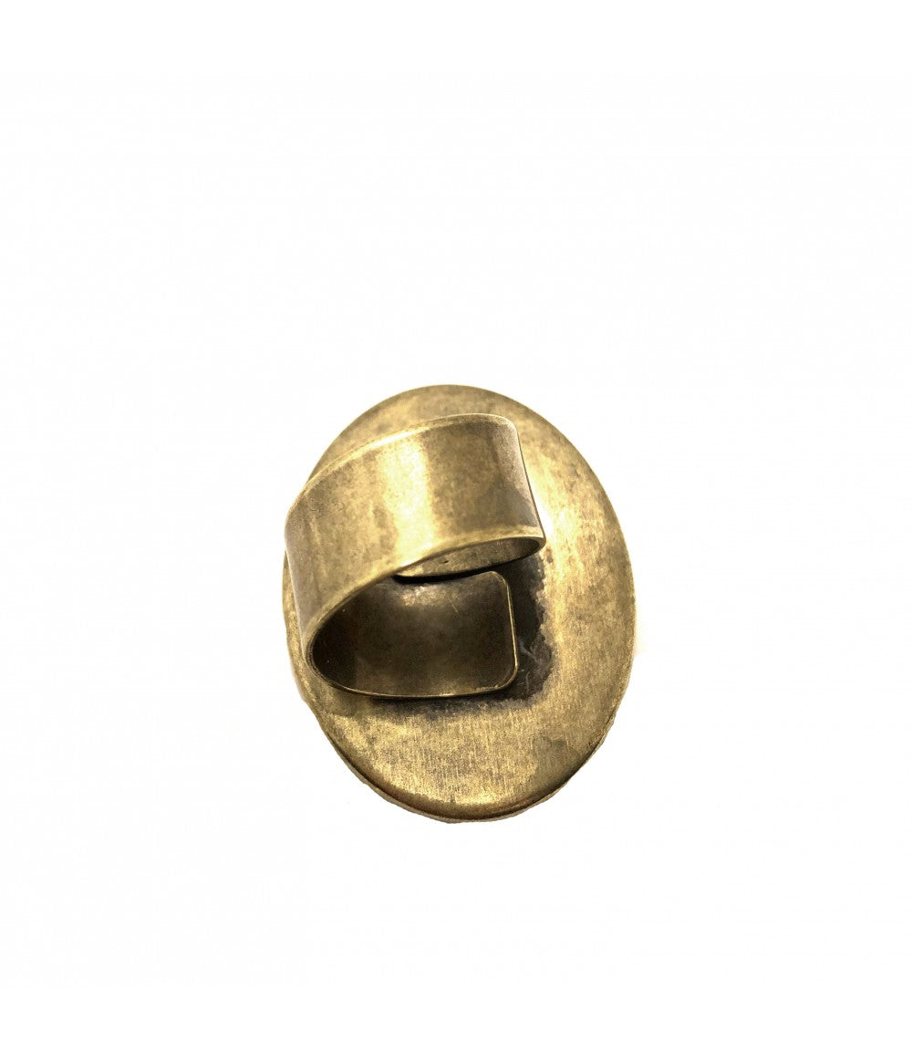 anello TOLEMAIDE con inserto ovale in ceramica lampone e ottone brunito