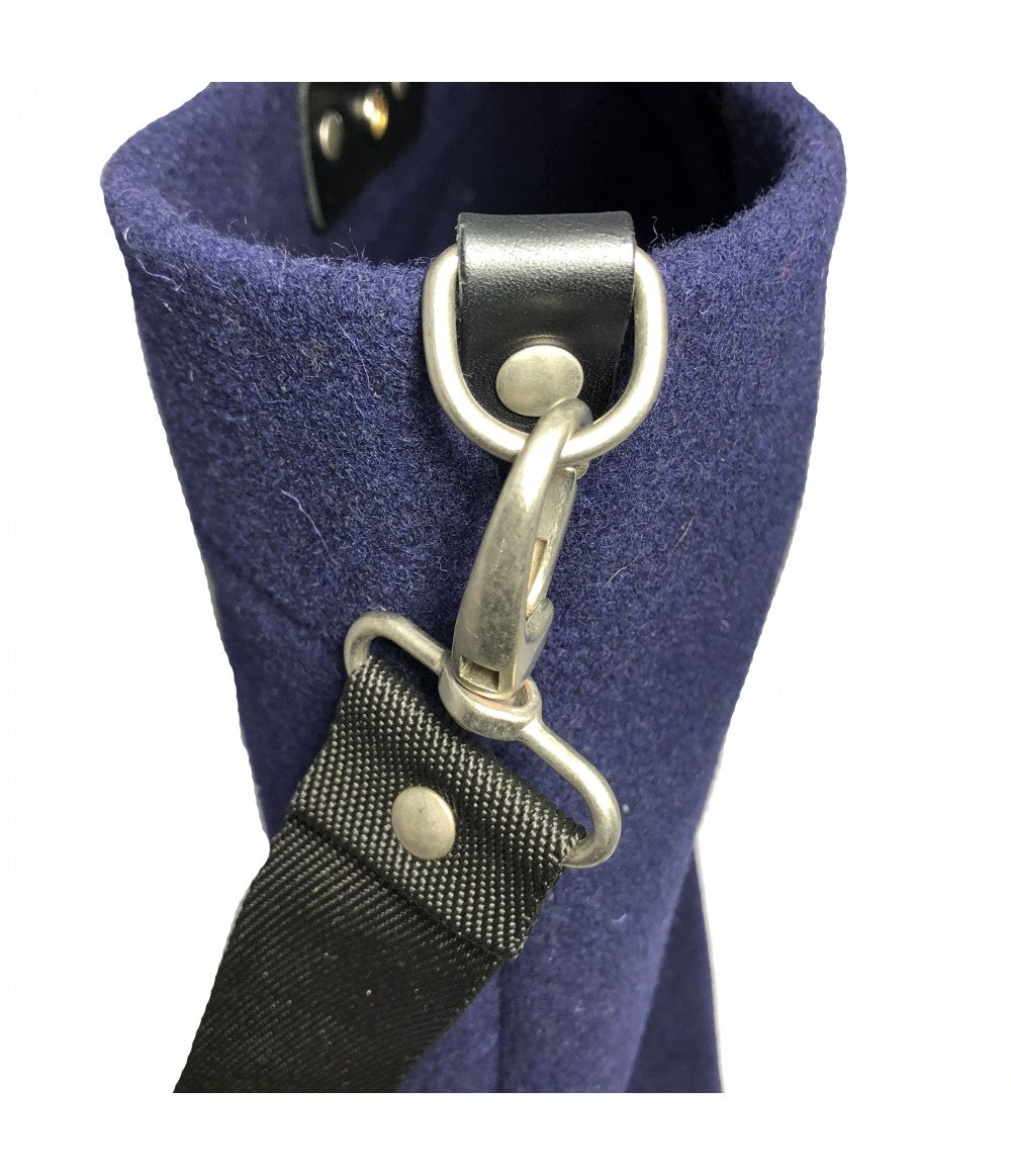 shopping bag SUD in lana blu scuro con doppio manico in pelle nera e tracolla staccabile
