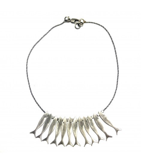 collana MAJO in peltro con fila di 12 pesci in peltro e maglia ritorta