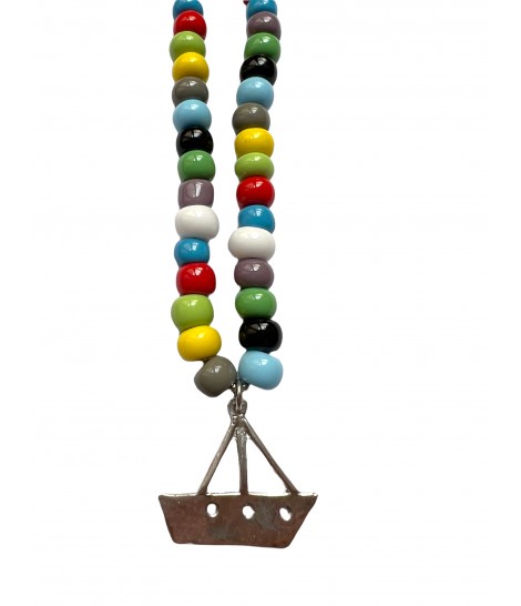 collana MAIDA MONILI con ciondolo barchetta in argento lucido, perline multicolori
