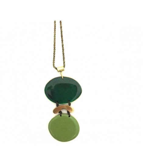 collana MAJO in bronzo lucido con maglia ritorta e ciondolo in smalto pistacchio