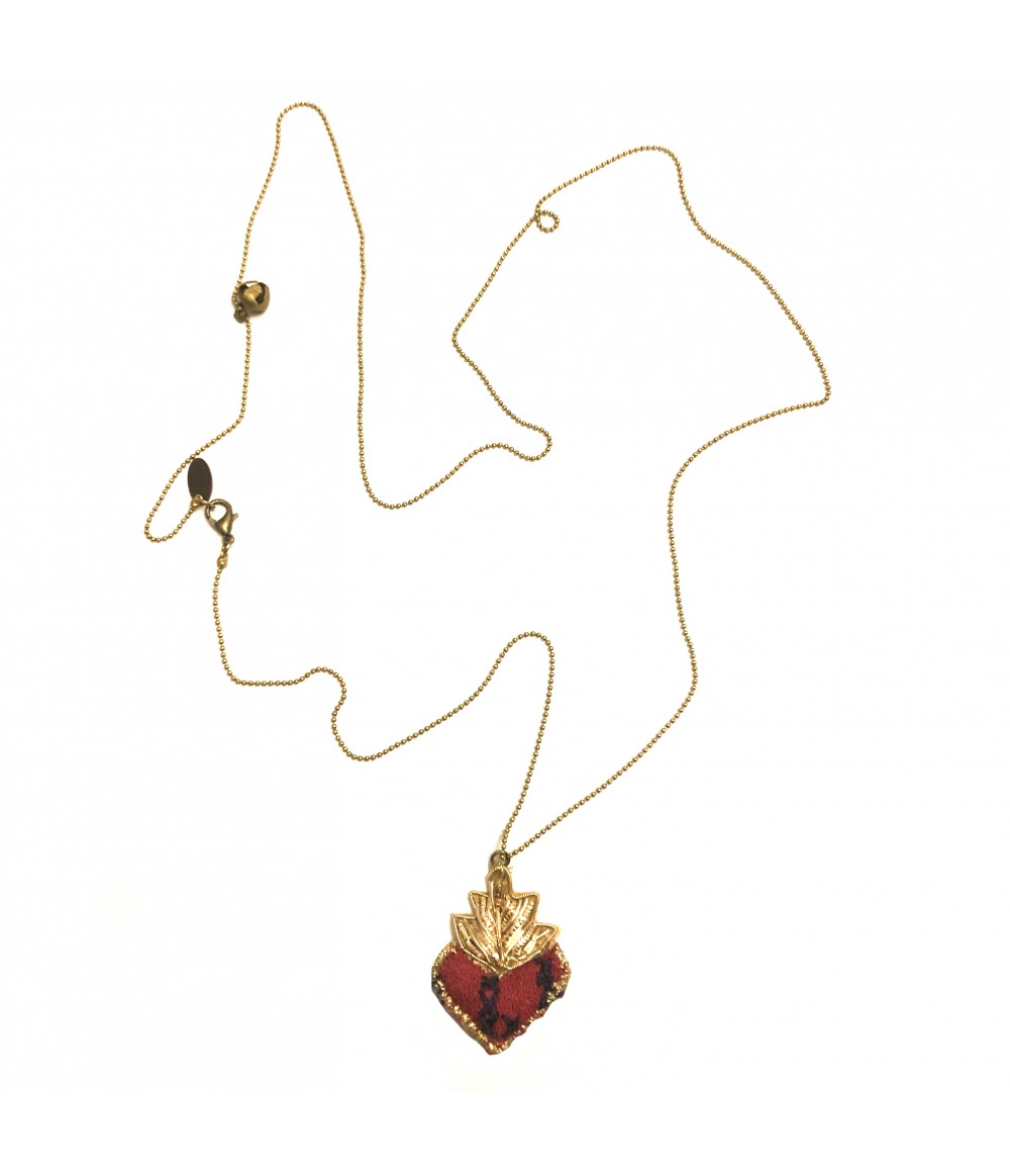collana PUELLA "cuore sacro" con ciondolo-cuore ricamato fucsia scuro, oro e ricamo viola e campanellino