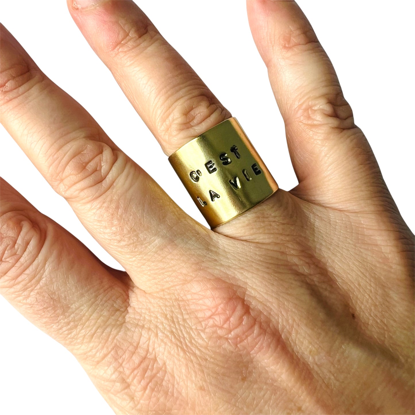anello VIOLA'S CHARME in ottone "c'est la vie" forgiato ed inciso a mano