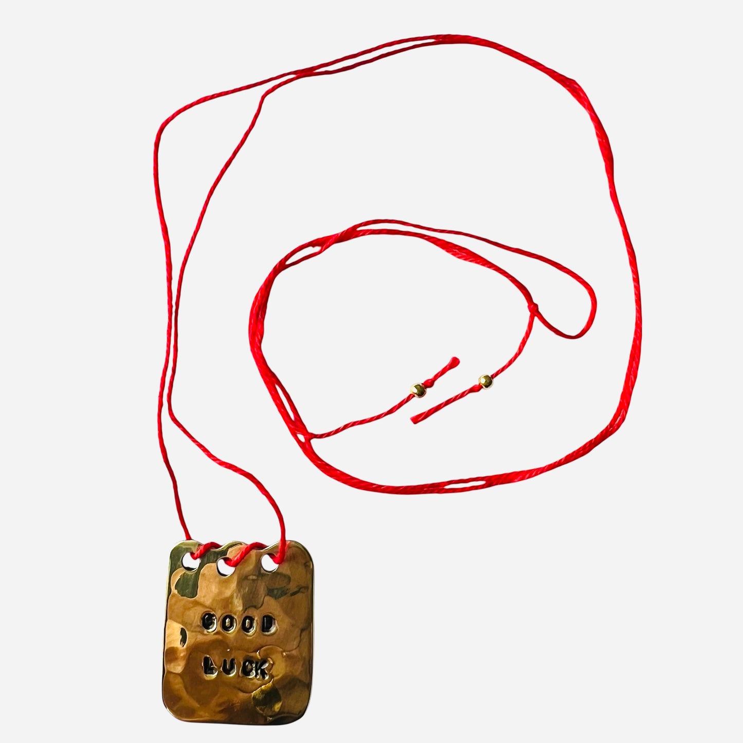 collana VIOLA'S CHARME con piastrina in ottone "good luck" forgiata ed incisa a mano