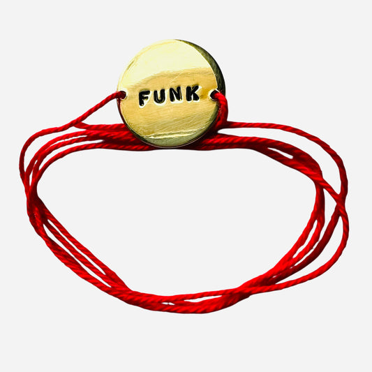 bracciale VIOLA'S CHARME a nastro con piastrina tonda in ottone "funk" incisa a mano